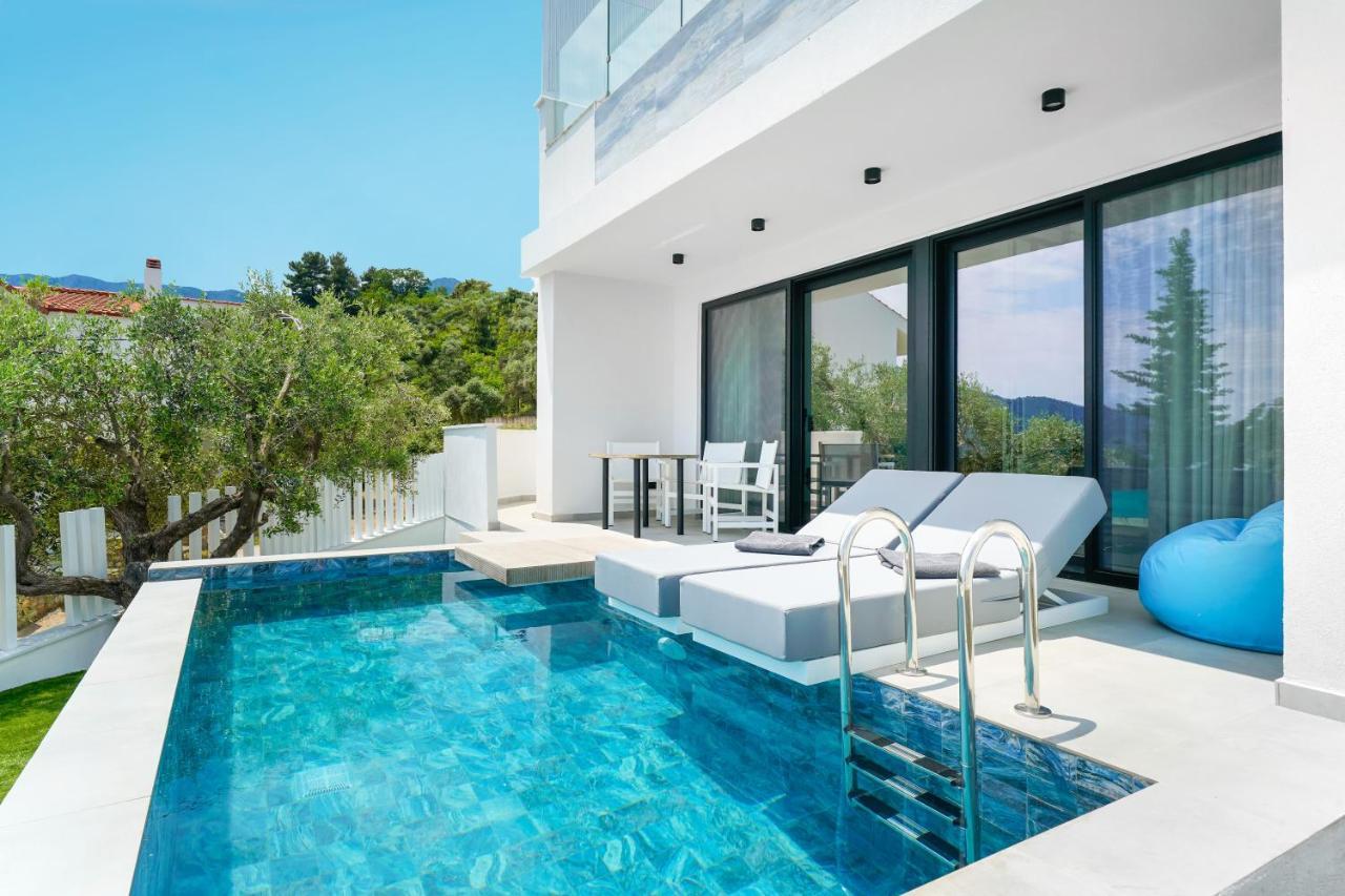 Mythodea Prive Luxury Suites خْريسيا أموذيا المظهر الخارجي الصورة