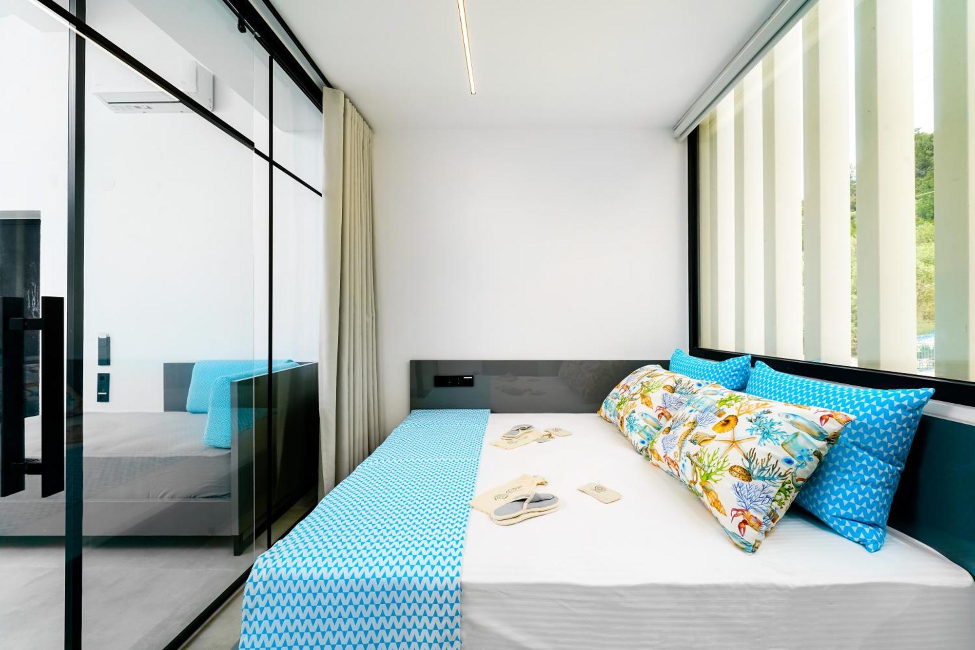 Mythodea Prive Luxury Suites خْريسيا أموذيا المظهر الخارجي الصورة