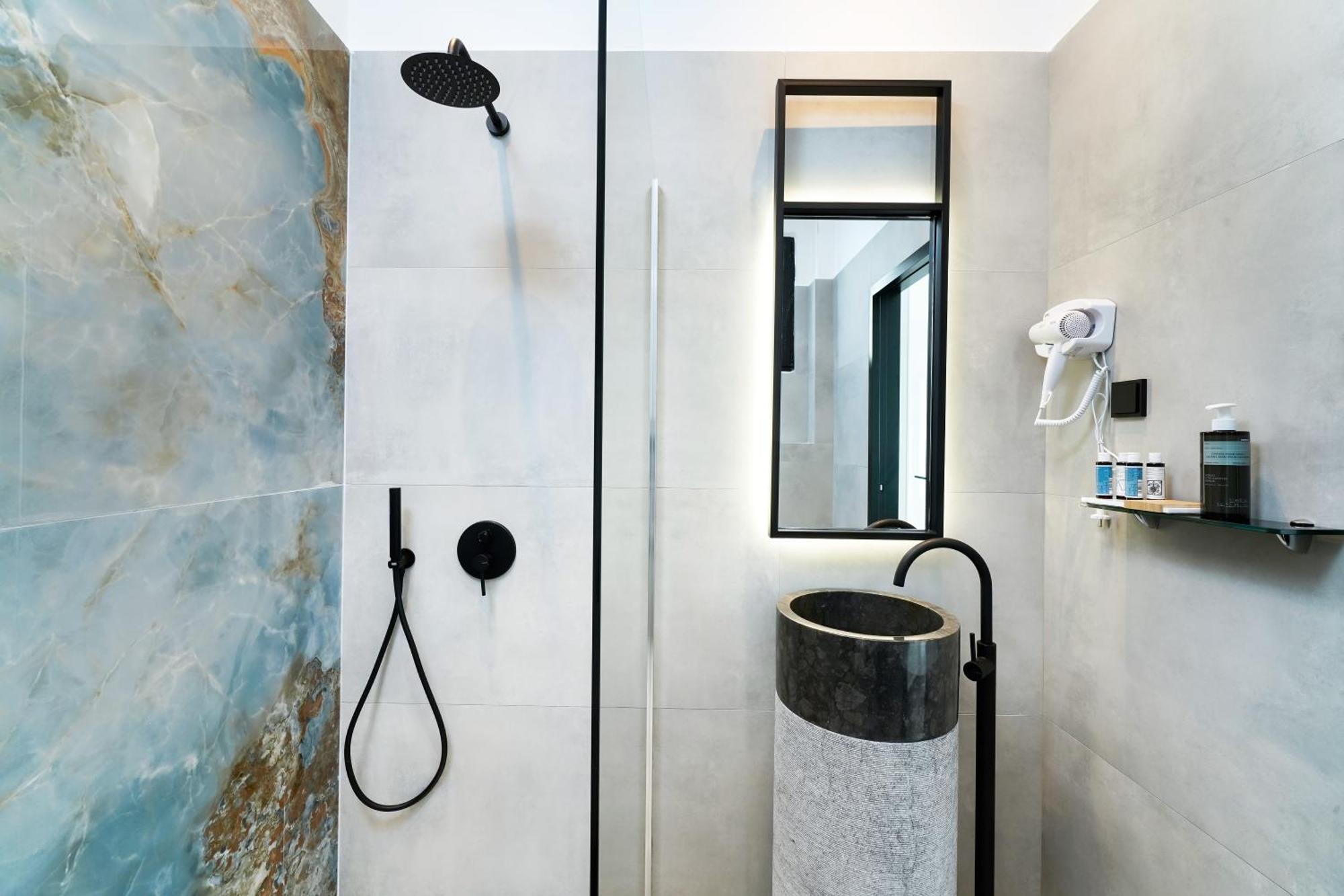 Mythodea Prive Luxury Suites خْريسيا أموذيا المظهر الخارجي الصورة