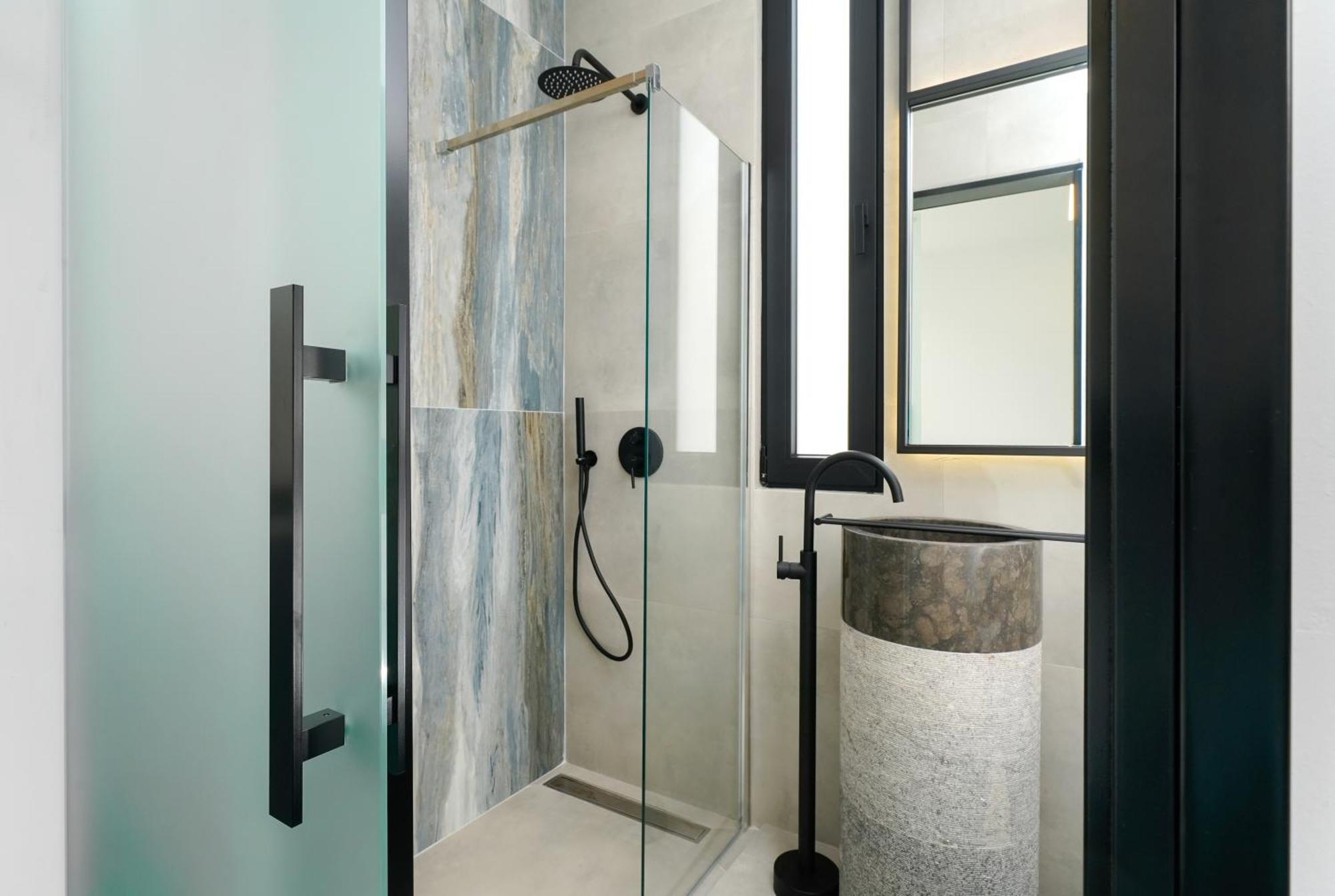 Mythodea Prive Luxury Suites خْريسيا أموذيا المظهر الخارجي الصورة