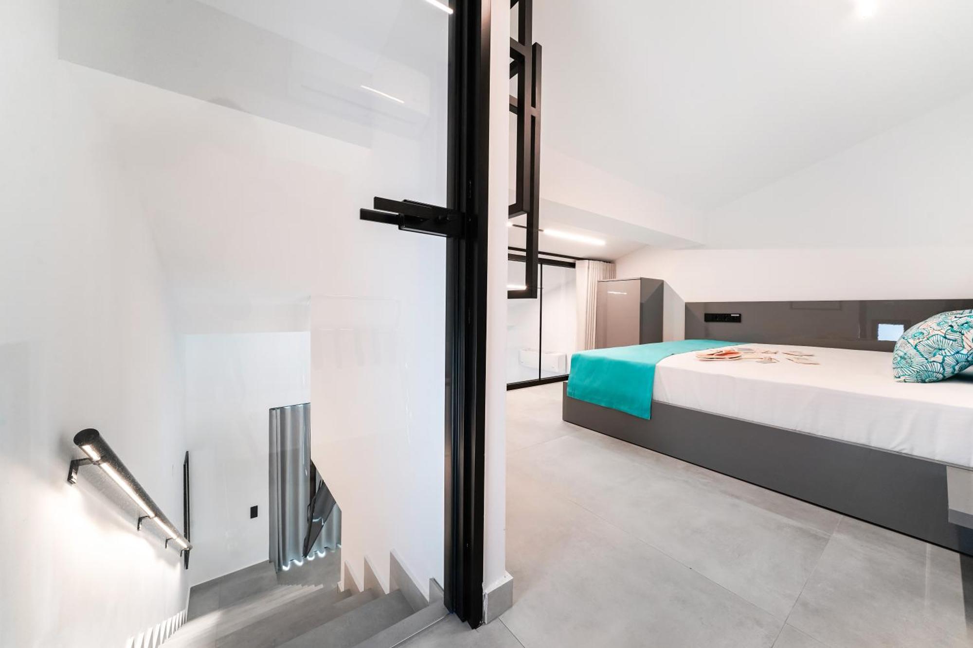 Mythodea Prive Luxury Suites خْريسيا أموذيا المظهر الخارجي الصورة