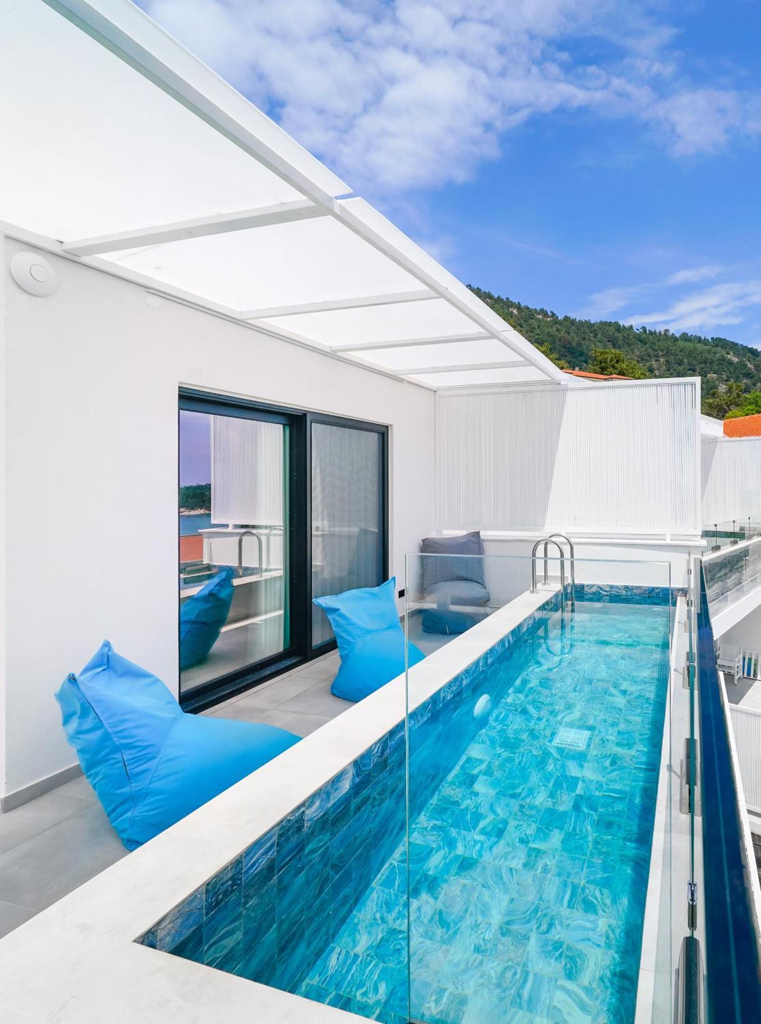 Mythodea Prive Luxury Suites خْريسيا أموذيا المظهر الخارجي الصورة