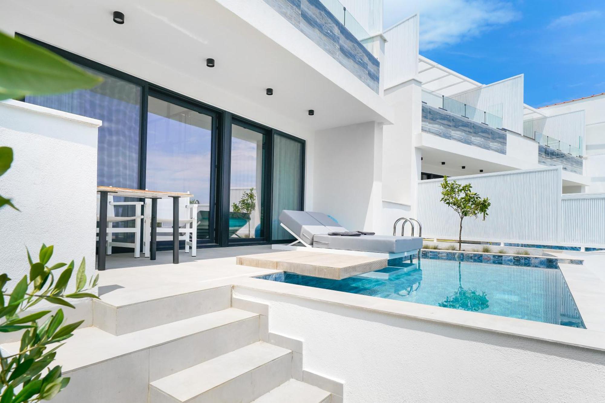 Mythodea Prive Luxury Suites خْريسيا أموذيا المظهر الخارجي الصورة