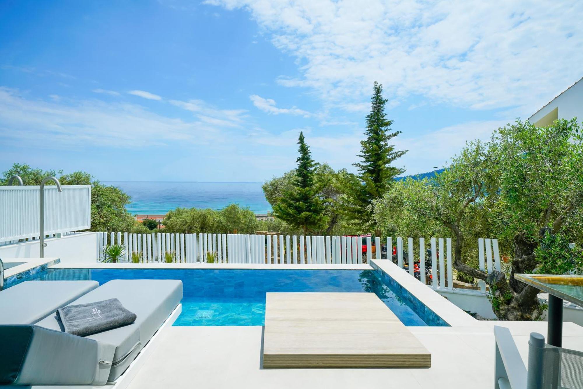 Mythodea Prive Luxury Suites خْريسيا أموذيا المظهر الخارجي الصورة